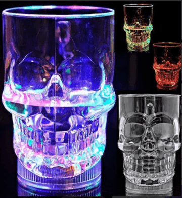 Caneca Plástica Caveira com Led Light Up Transparente