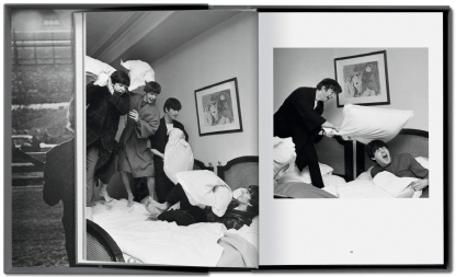 The Beatles - On The Road - 1964-1966 - Harry Benson